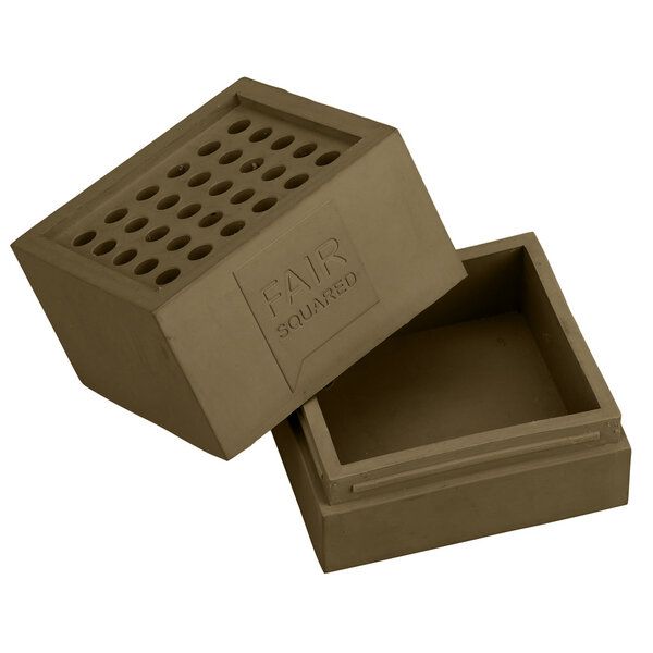 FAIR SQUARED Seifenbox aus 100 % Nautkautschuk von Fair Squared