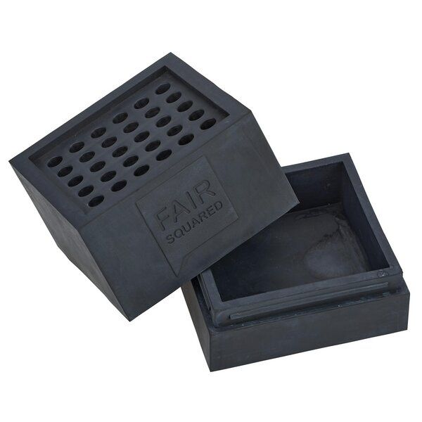 FAIR SQUARED Seifenbox aus 100 % Nautkautschuk von Fair Squared