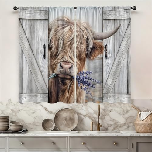 Famiffty Highland Cow Farmhouse Küchenvorhänge, 70 x 99 cm, 2 Paneele, Stangentasche, rustikale Stier-Landschaft, Scheunentür, kleine Kurze Café-Etagen, Fenstervorhänge, westliches Holz, Lavendel, von Famiffty