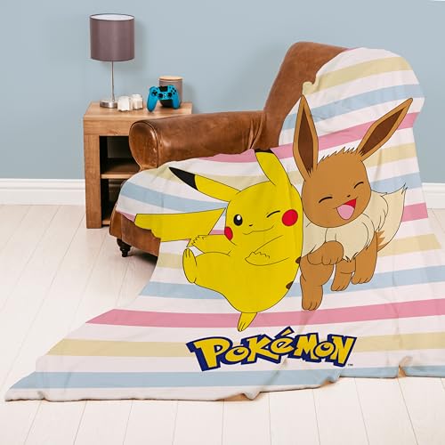 Große Kuscheldecke Pokemon Decke flauschig · 160x200 cm · Motiv mit Pikachu und Evoli · Tagesdecke für Kinder aus 100% Polyester von Familando