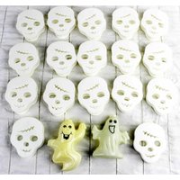 Weißer Schädel-Schnur-Licht-Abdeckungs-Kunststoff-Geist Set Mit 19 Halloween-Neuheit von FamiliaCondori