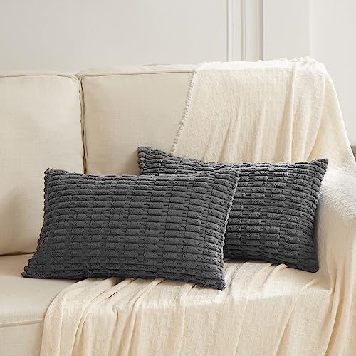 Fancy Homi 2 Packungen dunkelgraue Lendenwirbel-Kissenbezüge 30,5 x 61 cm für Wohnzimmer, Couch, Bett, Sofa, rustikales Bauernhaus, Boho, Heimdekoration, weich gestreifter Cord, rechteckig, 30 x 60 cm von Fancy Homi