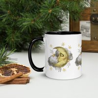 Halbmond Himmelskörper Becher, Handgezeichnete Digitale Kunst von FantasyArtStudios
