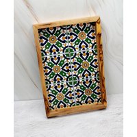 Olivenholz Tablett Mit Keramikfliese Deko 31 cm | Handgemachtes Servierbrett Naturholz Küchenbrett Geschenk Idee Olivenholz Tablett Mit Keramikfliese Deko 31 cm | Handgemachtes Servierbrett Naturholz Küchenbrett Geschenk Idee von FarFechShop