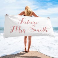 Verlobungsgeschenk - Personalisiertes Zukünftiges Frau Handtuch Druck Brauttuch Junggesellinnenabsolventen Party Brautgeschenk von FarViewDesign