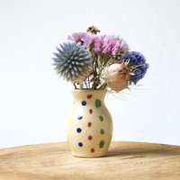 Handgetöpferte Minivase Weiß Mit Bunten Punkten Handgetöpferte Minivase Weiß Mit Bunten Punkten von FarbigesAusKeramik