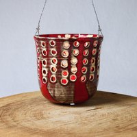 Rotes Keramik Windlicht Mit Aufhängung & Handgetöpfert von FarbigesAusKeramik