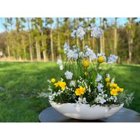 Frühlings Gesteck „Powerful Spring „ Kunstblumen Seidenblumen von Farbvielfalt