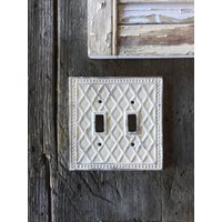 Beunruhigt Cremeweiße Doppelte Lichtschalter-Plattenabdeckung von FarmhouseIronCo