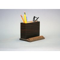 Ebenholz Furnier Und Live-Rand Nussbaum-standplatz/Schreibtisch-Accessoires von FarthingWoodwork
