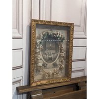 Alter Verziehrter Goldrahmen Mit Mariee Krone // Wandvitrine/Garderobe/Couronne De Mariée Brautgeschenk von FashionanticVintage