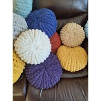 Grobstrick-Kissen-Pouf | Handgemachtes Dekoratives Kissen Super Weiches Dekokissen Rundes Wohnkultur Couchkissen Buntes von FashionsenseByLola