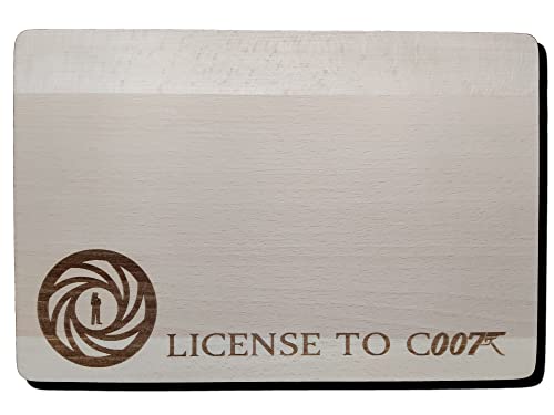 License To Cook Spy Schneidebrett aus Holz, inspiriert von "No Time to Die", Geschenk für Fans (24 x 17 x 1,5 cm, Premium-Hartholz) von FastCraft