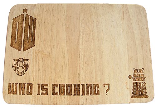 Doctor Who Dalek Tardis Cyberman inspiriert Geschenkidee Hartholz Holz Schneidebrett Käsebrett Tischset Gravur Holz Küche Kochen Backen DR Geschenk Laser Gravur von FastCraft