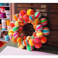 Moderner Weihnachtskranz/Pom Kranz Türkranz Handgemachte Dekoration von FatPomPoms