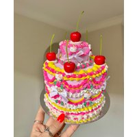 Gefälschte Kuchen Ringbox Mit Katzen, Kirschen Und Blumen Gefälschte Kuchen Ringbox Mit Katzen, Kirschen Und Blumen von FauxCakesShop