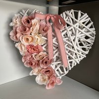 Valentinstag-Geschenkidee-Weiße Weide 3D Herz-Rosa Rosen-Rosa Schleife-Herzen Und Blumen-Kleine Mädchen Zimmer Dekor-Bachlerette Party-Romantisch von FauxtasticFlorals