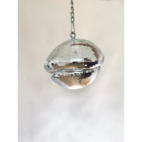 Hängende Doppelt Geschmolzene Discokugel, Schmelzende Discoball, Tropfendes Metallic, Unregelmäßiger Spiegel, Abstrakt von Fayality