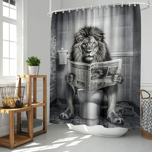 Fchen art Lustiger Duschvorhang mit Löwen-Motiv und Zeitung auf WC, Badezimmervorhang, wasserdichtes Polyestergewebe, 180 x 180 cm, Set mit 12 Haken, Schwarz und Weiß von Fchen art