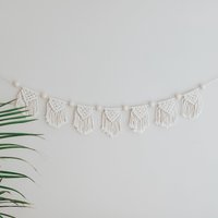 Weißes Makramee Banner Mit Perlen | Kinderzimmer Dekor Geburtstagsbanner Girlande Wimpelkette Weißes Makramee Banner Mit Perlen | Kinderzimmer Dekor Geburtstagsbanner Girlande Wimpelkette von FeatherandFiberco