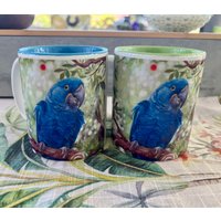 Hyazinth-Ara - 11 Oz. Becher. Mit Original-Kunstwerk von FeathersnFurPortrait