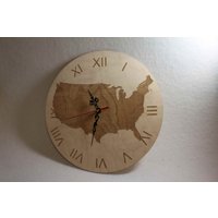 Einzigartige Form Maßgeschneiderte Usa Uhr Karte Hölzern von FeelMyCraft