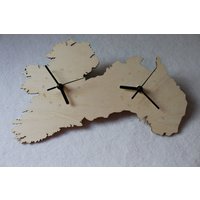 Irland Und Australien Verbunden Map Clock Landform Uhr Hölzerne Karte Ie Au Handgefertigt Ich Bin Ein Weihnachtsgeschenk Irland Und Australien Verbunden Map Clock Landform Uhr Hölzerne Karte Ie Au Handgefertigt Ich Bin Ein Weihnachtsgeschenk von FeelMyCraft