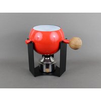 Aubecq France Fondue-Set Aus Den 1960Er Jahren, Roter Emailletopf Mit Ständer, Brenner Und Gabeln, Mid-Century-Dekor von FeelingOfDejaVu