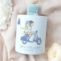 Spardose Geldgeschenk Zur Hochzeit | Personalisierbar Mit Namen Des Brautpaar Verpackungsidee Individuelle Sparbüchse Vespa von FeenstaubHandmade