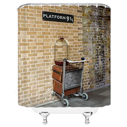 Feierman Plattform 9 und 3/4 Of King's Cross Station Secret Passage To The Magic School Dekorativer Duschvorhang 170 x 178 cm Polyester Brick Wall Fabric Duschvorhang von Feierman