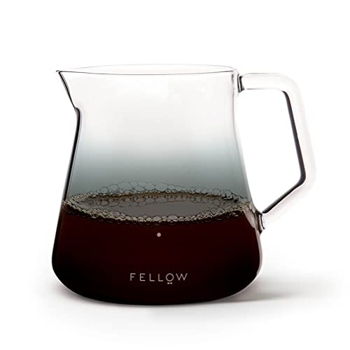 Fellow Mighty Kleine Glaskaraffe für Kaffee und Tee, Rauchgrau, 5 mm Borosilikatglas, 500 ml Fassungsvermögen, tropffreier Ausguss, stabiler Griff von Fellow