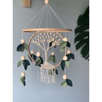 Baby Mobile Wald, Mit Baum Und Blättern, Grünes Mobile, Makramee Waldtiere Blättern von FeltDreamByV