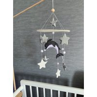 Sofort Versandbereit Wal Baby Mobile - Babybett Mobile Grauwal Neutrales Kinderzimmer Shower Geschenk Ozean Deko von FeltDreamByV