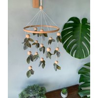 Wald Baby Mobile, Blatt Krippe Grünes Blumen Mobile, Hängemobile, Holz Grünes Mobile von FeltDreamByV