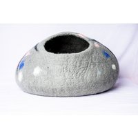50cm Katzenhaus 100% Wolle von FeltandthreadStore