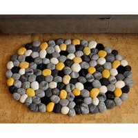 Gelb Graue Teppich Bodenmatte, Pebbles Art Stein Teppiche, Handgemachte Ovale Rechtecke Runde Gefilzte Kieselsteine, Haus & Wohnen von FeltedArtDavilta