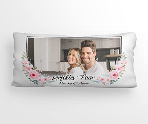 Personalisiertes FOTOGESCHENK mit eigenem Foto (80 x 40 cm) Foto-Kissen mit Deinem Foto & Text Bedrucken Zum Jahrestag, Geburtstag, Valentinstag (mit Füllung) Perfektes Paar [091] von Ferocity