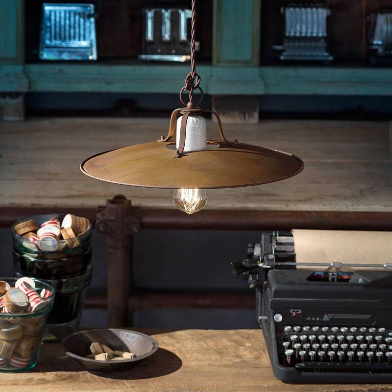 Hängelampe Riccardo mit großem Metallschirm Hängelampe Riccardo mit großem Metallschirm von Ferroluce