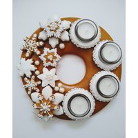 Adventskranz Aus Lebkuchen 26cm Schneeflocken Und Sterne von FestKeksShop