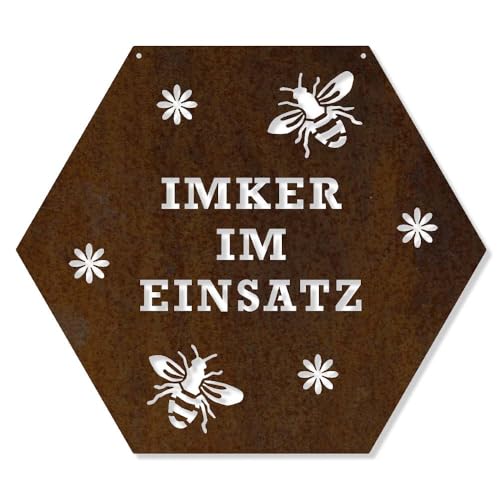 Feuerfest 123 Deko-Schild Imker im Einsatz I 40x46,2 cm I Stilvolles Gartenschild zum Aufhängen I Hochwertige Edelrost-Gartendeko aus Cortenstahl I Robustes Garten-Schild aus präziser Handarbeit Feuerfest 123 Deko-Schild Imker im Einsatz I 40x46,2 cm I Stilvolles Gartenschild zum Aufhängen I Hochwertige Edelrost-Gartendeko aus Cortenstahl I Robustes Garten-Schild aus präziser Handarbeit von Feuerfest 123 GmbH