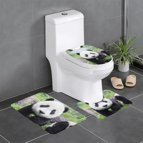 Fgwaauh Lovely Panda Walking On The Grassland Badezimmerteppich-Set, 3-teilig, rutschfeste, weiche Teppichmatten, U-förmige Toilette für Badezimmer, Badewanne, Dusche Fgwaauh Lovely Panda Walking On The Grassland Badezimmerteppich-Set, 3-teilig, rutschfeste, weiche Teppichmatten, U-förmige Toilette für Badezimmer, Badewanne, Dusche von Fgwaauh