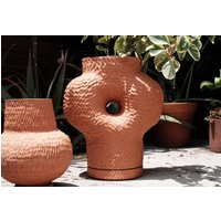 Handgemachter Donut - Set Aus Übertopf Und Untersetzer Terrakotta von FharStudio