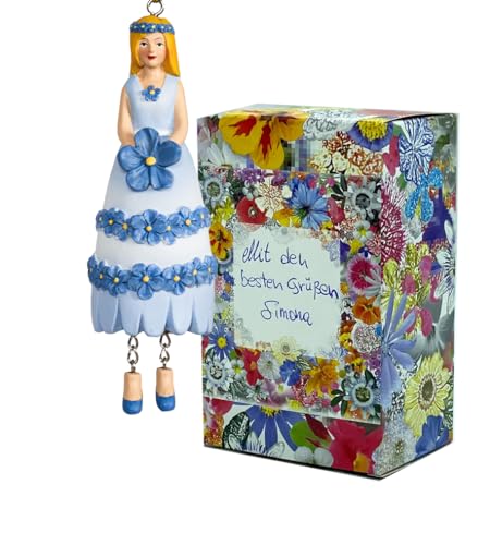 Fiebiger Floristik Blumen-Mädchen Vergissmeinnichtmädchen blau gemischt zum Hängen Elfen-Dekofigur Flower Fairy Figur Blumenfigur Skulptur Blumenkinder in Geschenk-Box von Fiebiger Floristik