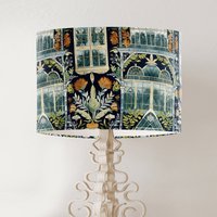 Lampenschirm Im William Morris Stil, Gewächshaus Blumenmuster Auf Schwarzem, Großen Stoff Handgefertigt Bedruckt Trommellampenschirm, Landhaus von FifiBadgerDesigns