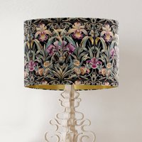 Lampenschirm Im William Morris Stil, Violette Orchideen Blumen Auf Schwarz, Handgefertigter Bedruckter Stoff Trommellampenschirm Goldfutter, Landhaus von FifiBadgerDesigns
