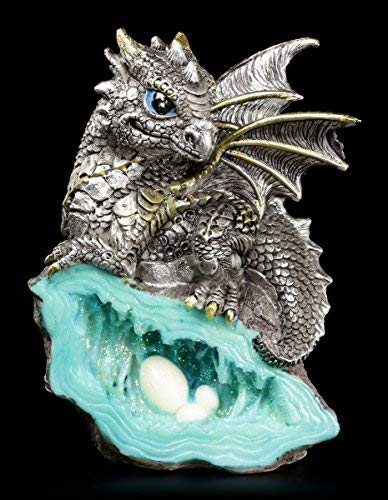 Kleine Drachen Figur | Blauer Wächter 12,5 cm auf Kristall | Fantasy Deko von Figuren Shop GmbH