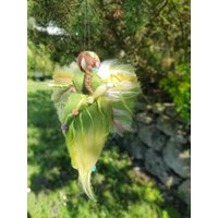 Blumenfee Elfe Wolle Gefilzt Grün Geschenk Handmade Naturwesen Filzfigur von Filzhimmel