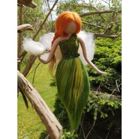 Engel Mit Taube Schutzengel Gefilzt Wolle Grün Weiß Rote Haare von Filzhimmel