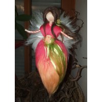 Fee Sommer Ranunkel Elfe Wolle Gefilzt von Filzhimmel