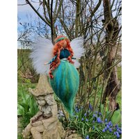 Kleine Türkis Grüne Fee Mit Rostroten Locken Gefilzt Wolle Geschenk Mama Oma Muttertag von Filzhimmel